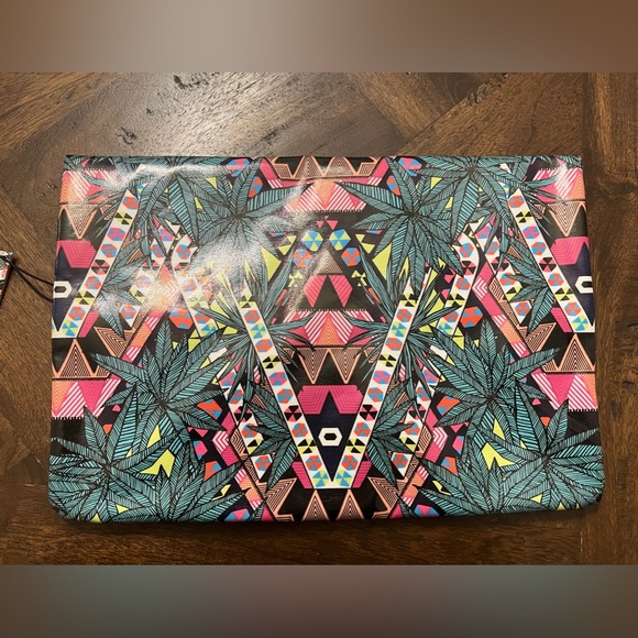 **LIMITED EDITION** Mara Hoffman for Sephora || Kaleidescape Fold Over Clutch - Picture 3 of 6
